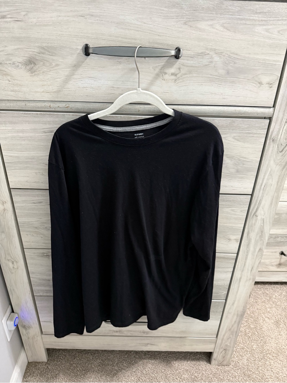 Old Navy Black Long-Sleeve Crew Neck Tee
